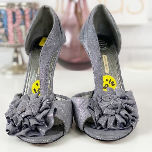 Max Studio Silver Fabric Peep Toe Heels with Flower detail in Size 6 1/2M - Picture 7 of 15